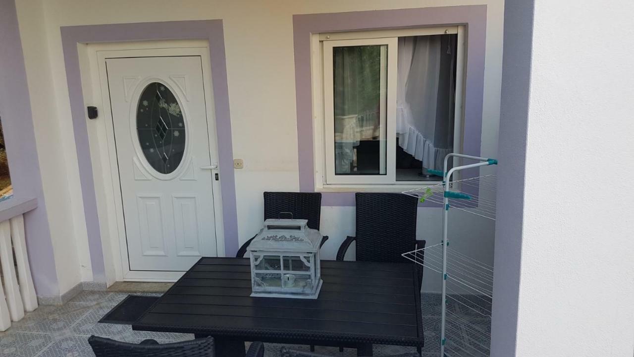ביוגראד נה מורו Apartments Lavanda מראה חיצוני תמונה